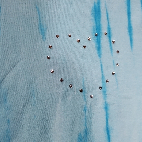 𝅺code One Tie-Dye Tee Rhinestone Heart Sz M - Picture 2 of 5